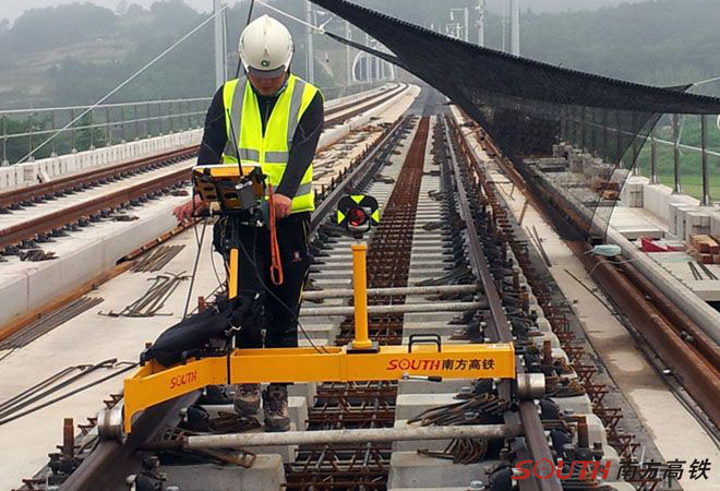 南方高鐵軌道幾何狀態(tài)測(cè)量?jī)x（軌檢小車(chē)）