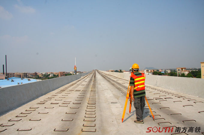 南方高鐵CPIII精密測量控制系統