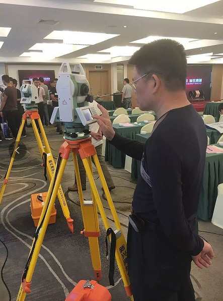 創新思維 旨在高端” 蘇州一光助力新興2017年度高端測繪產品研討